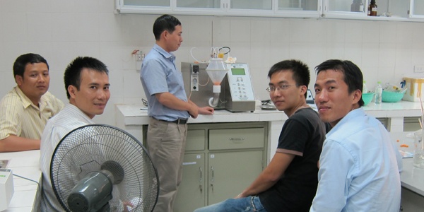 hanoi-medical-university-a-caleva-mini-coater-drier-is-used-regularly-at-this-site_lrg